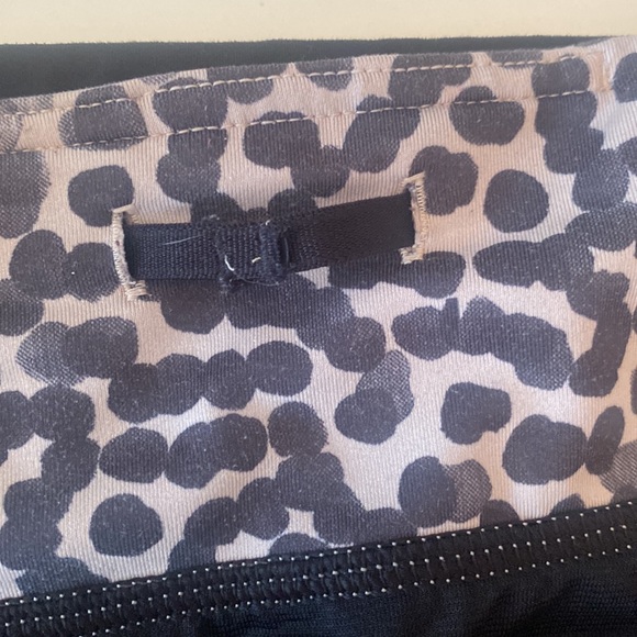 Lululemon Run: Speed Short *4-way Stretch
Dottie Dash Grain Black / Black
Size 2 - Picture 10 of 11